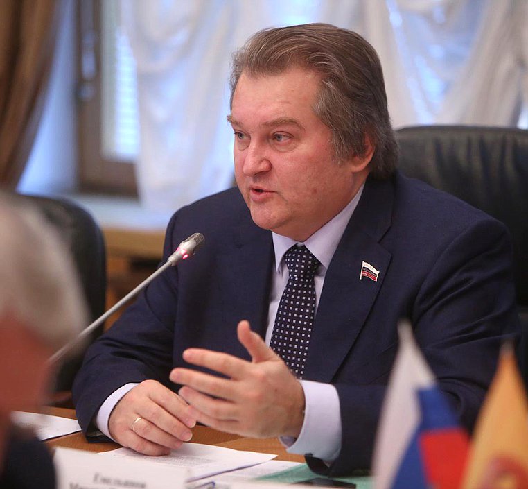 Круглый стол фракции «Справедливая Россия» на тему «Роль Центрального Банка в обеспечении экономического роста Российской Федерации». 

