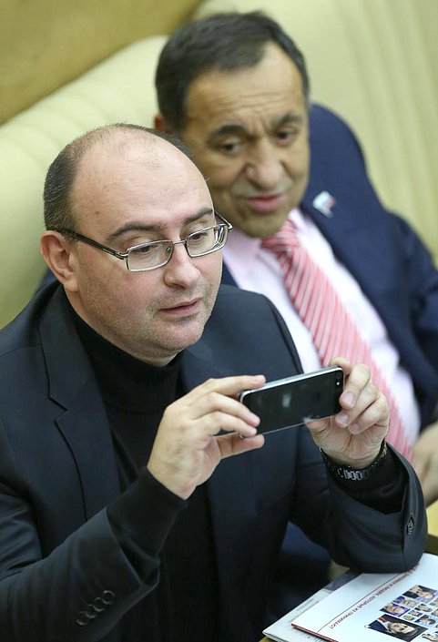 Доклад и ответы на вопросы  руководителя Федерального агентства по делам национальностей Игоря Баринова.

 