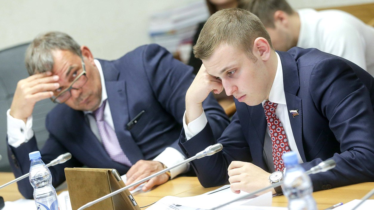 Член Комитета по физической культуре, спорту, туризму и делам молодежи Василий Власов