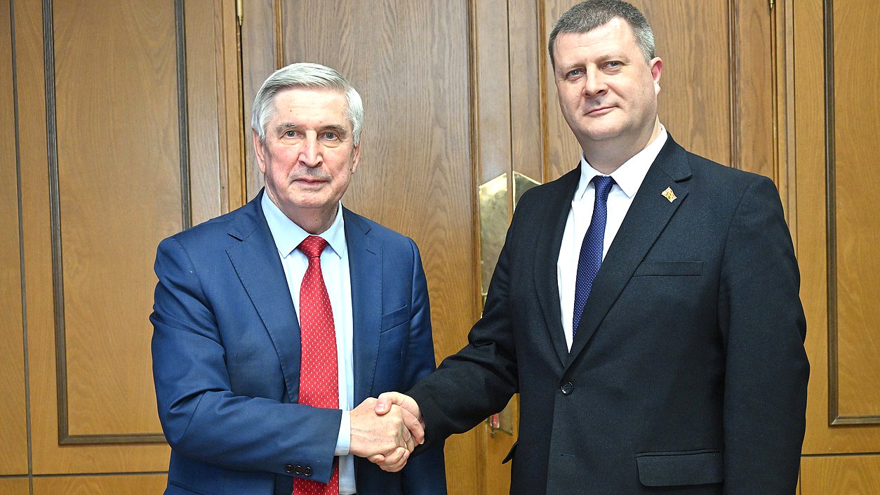 Иван Мельников и посол Республики Беларусь в РФ Юрий Селиверстов