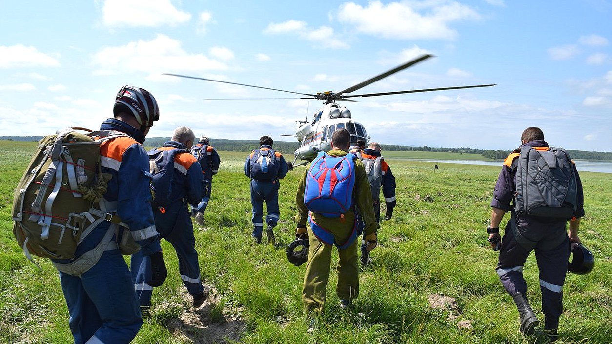 МЧС, вертолет, спасатель