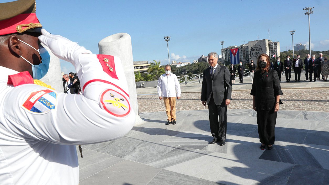 Vyacheslav Volodin took part in a wreath-laying ceremony at the José Martí Memorial in Havana