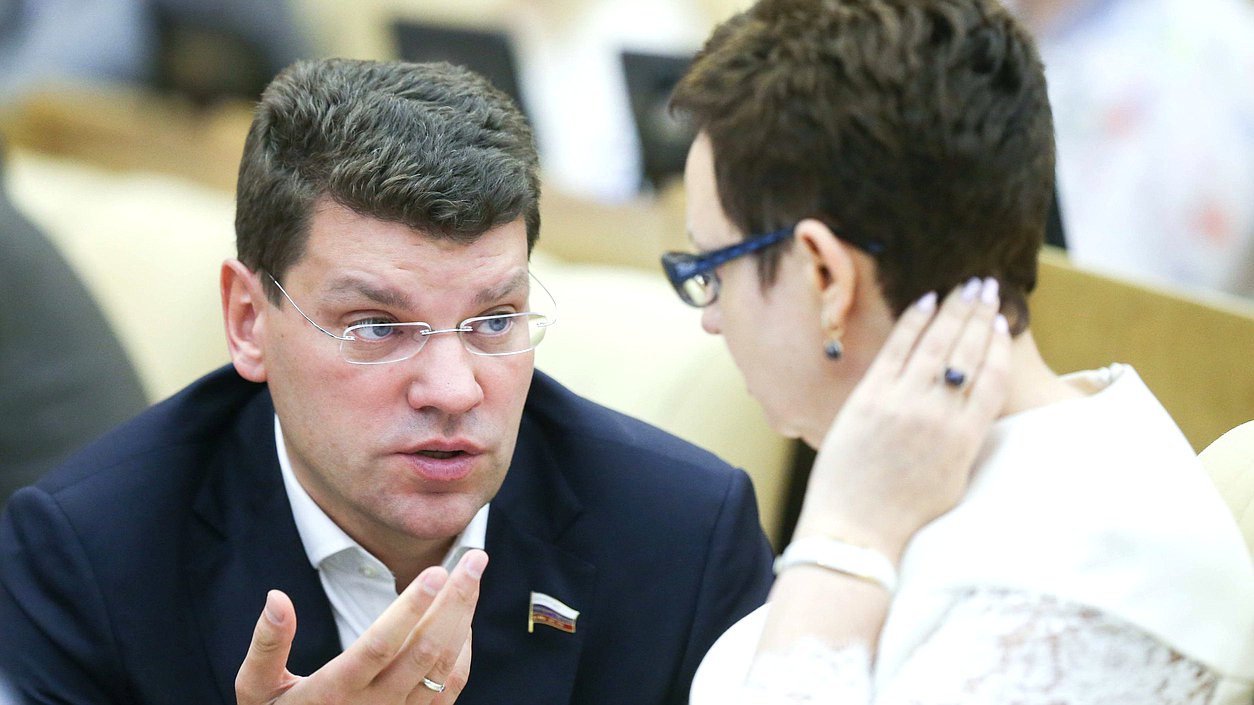 Заместитель Председателя Комитета по экономической политике, промышленности, инновационному развитию и предпринимательству Денис Кравченко