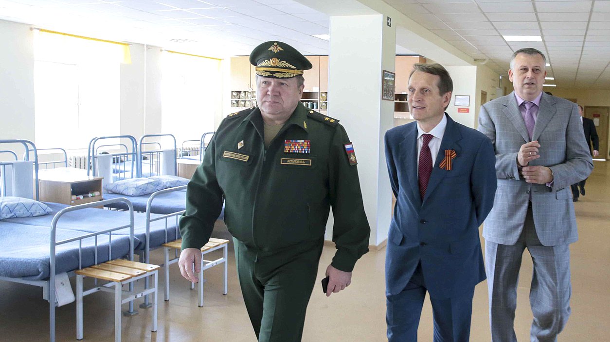 Встреча Председателя Государственной Думы Федерального Собрания Российской Федерации С.Е.Нарышкина с личным составом

90-го отдельного специального поискового батальона , представителями поисковых и ветеранских организаций Ленинградской области.