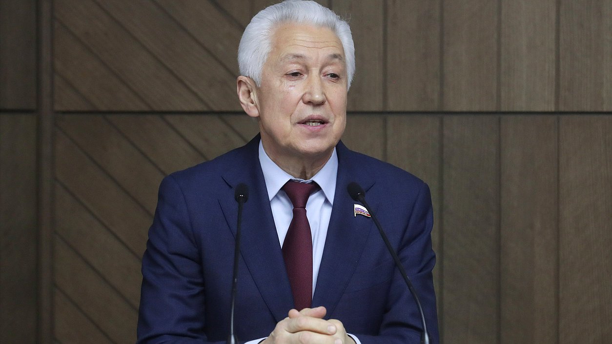Руководитель фракции «Единая Россия» Владимир Васильев