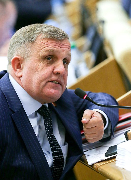 Первый заместитель Председателя Комитета по труду, социальной политике и делам ветеранов Николай Коломейцев