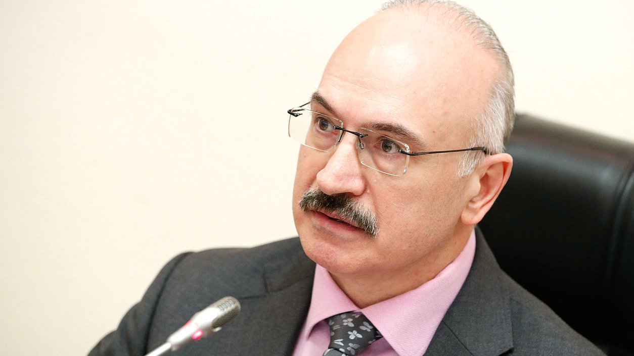 Председатель Комитета по науке и высшему образованию Сергей Кабышев