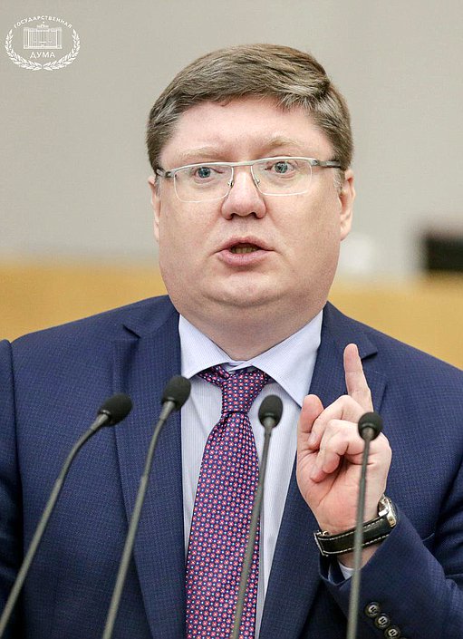 Член Комитета по труду, социальной политике и делам ветеранов Андрей Исаев во время заседания. Автор фото: Анна Исакова/Фотослужба Государственной Думы.