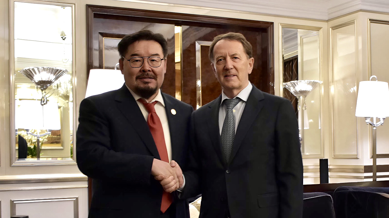 Заместитель Председателя Государственной Думы Алексей Гордеев и Премьер-министр Монголии Гомбожавын Занданшатар