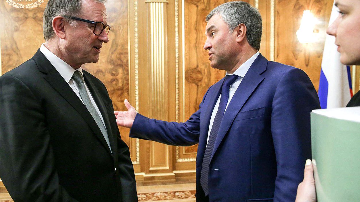 Председатель Государственной Думы Вячеслав Володин и первый заместитель Президента Национального совета Австрийской Республики Карлхайнц КОПФ во время встречи. Автор фото: Анна Исакова/Фотослужба Государственной Думы.
