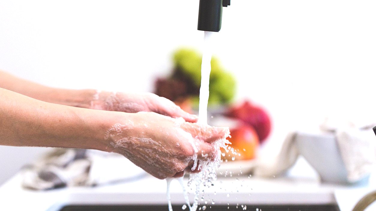 руки гигиена вода