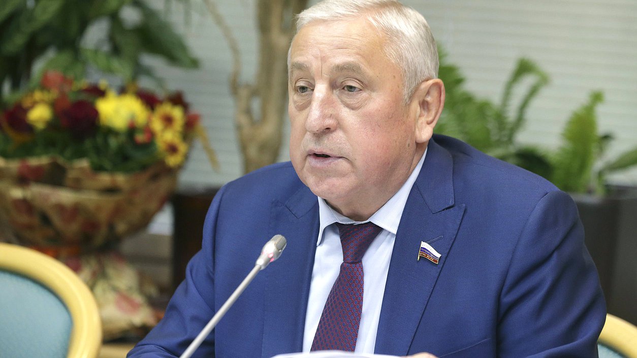 Председатель Комитета по региональной политике и проблемам Севера и Дальнего Востока Николай Харитонов
