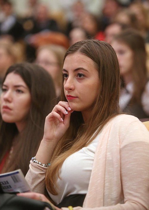 Лекция «2015 год – год света. Эффективные преобразования и генерация света». Лектор – лауреат Нобелевской премии, депутат Государственной Думы Ж.И.Алферов. 

