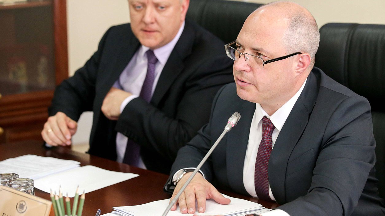 Председатель Комитета по развитию гражданского общества, вопросам общественных и религиозных объединений Сергей Гаврилов