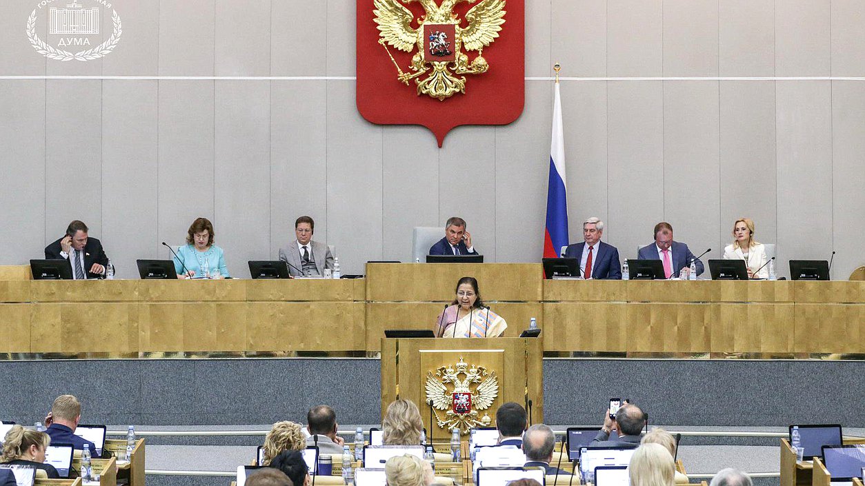 Спикер Нижней палаты Парламента Республики Индии г-жа Сумитра Махаджан во время заседания. Автор фото: Анна Исакова/Фотослужба Государственной Думы.
