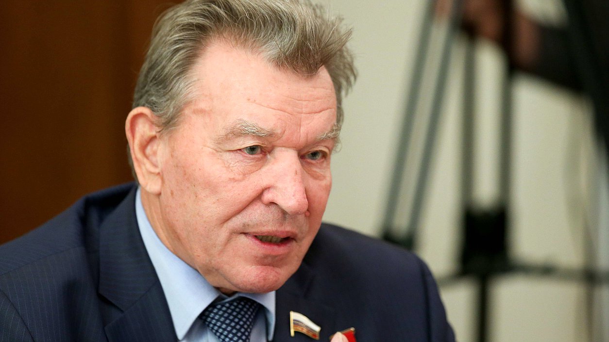 Член Комитета по природным ресурсам, собственности и земельным отношениям Николай Антошкин