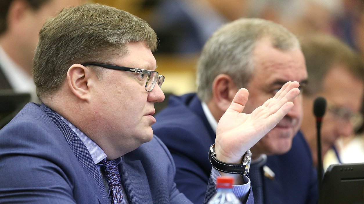 Член Комитета по бюджету и налогам Андрей Исаев