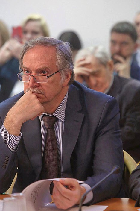 Парламентские слушания Комитета Государственной Думы по земельным отношениям и строительству на тему «Региональное развитие и комфортная среда проживания граждан как основа градостроительной политики Российской Федерации». 

