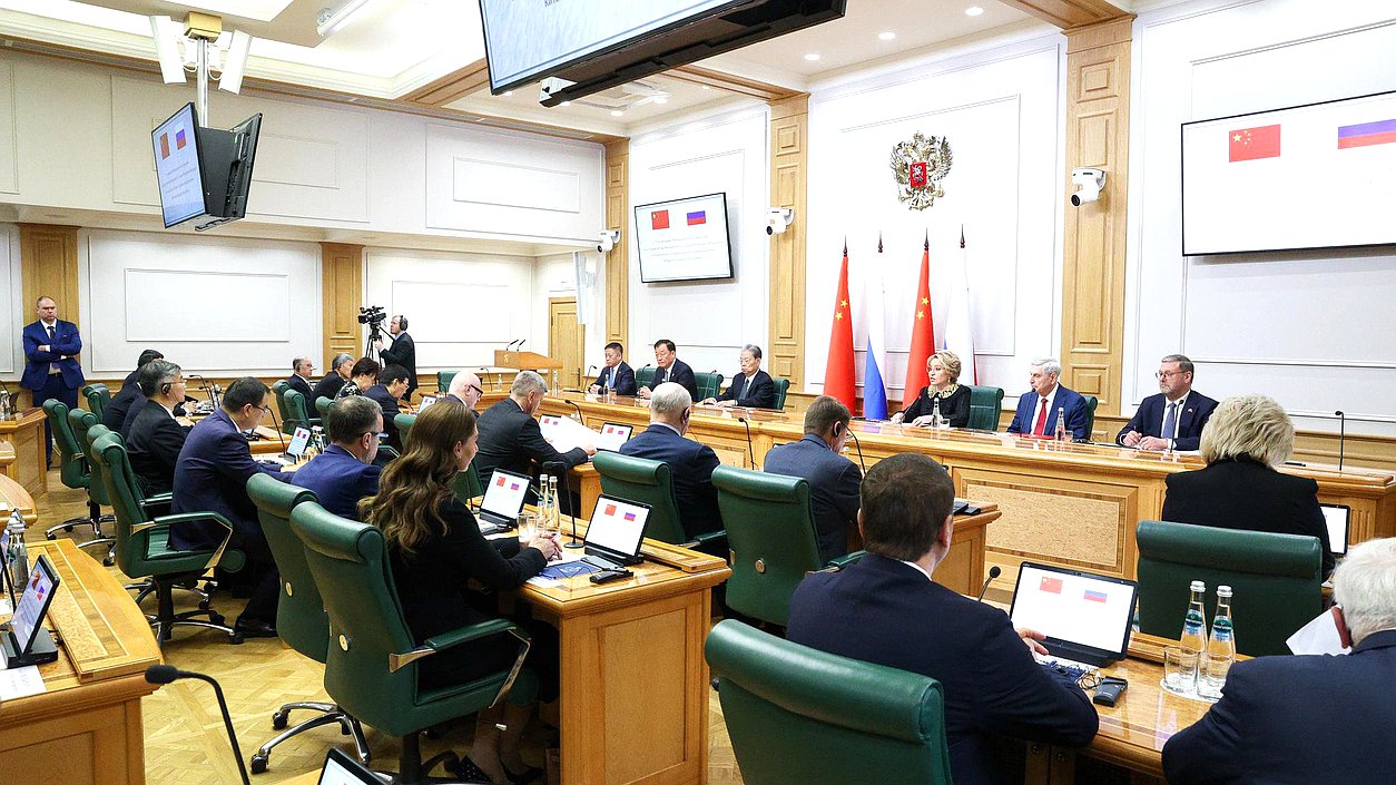 11-е заседание Межпарламентской комиссии по сотрудничеству Федерального
Собрания Российской Федерации и Всекитайского собрания
народных представителей Китайской Народной Республики. Фото: пресс-служба Совета Федерации