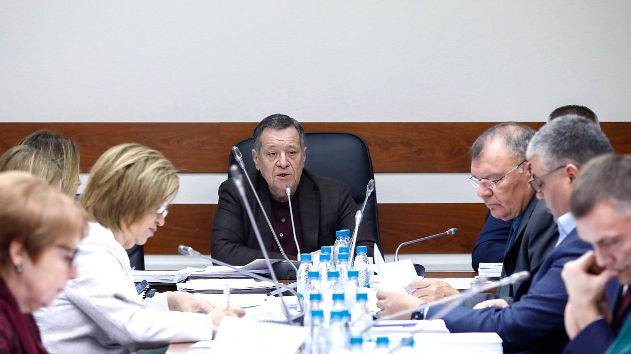 Председатель Комитета по бюджету и налогам Андрей Макаров