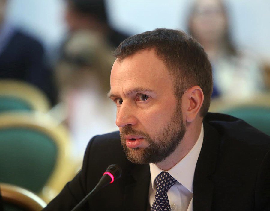 Круглый стол Комитета Государственной Думы по безопасности и противодействию коррупции на тему «Законодательные меры противодействия преступлениям, совершаемым с использованием мобильных средств связи лицами, находящимися в местах лишения свободы». 


