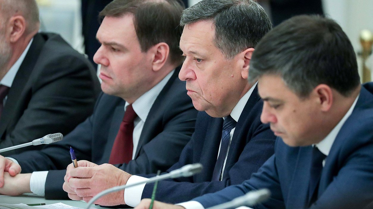 Председатель Комитета по бюджету и налогам Андрей Макаров