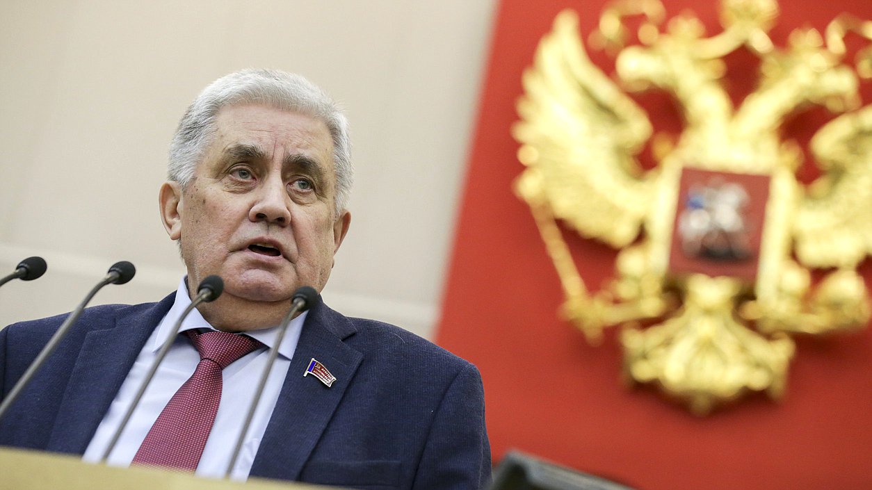 Первый заместитель Председателя Комитета по бюджету и налогам Валентин Шурчанов