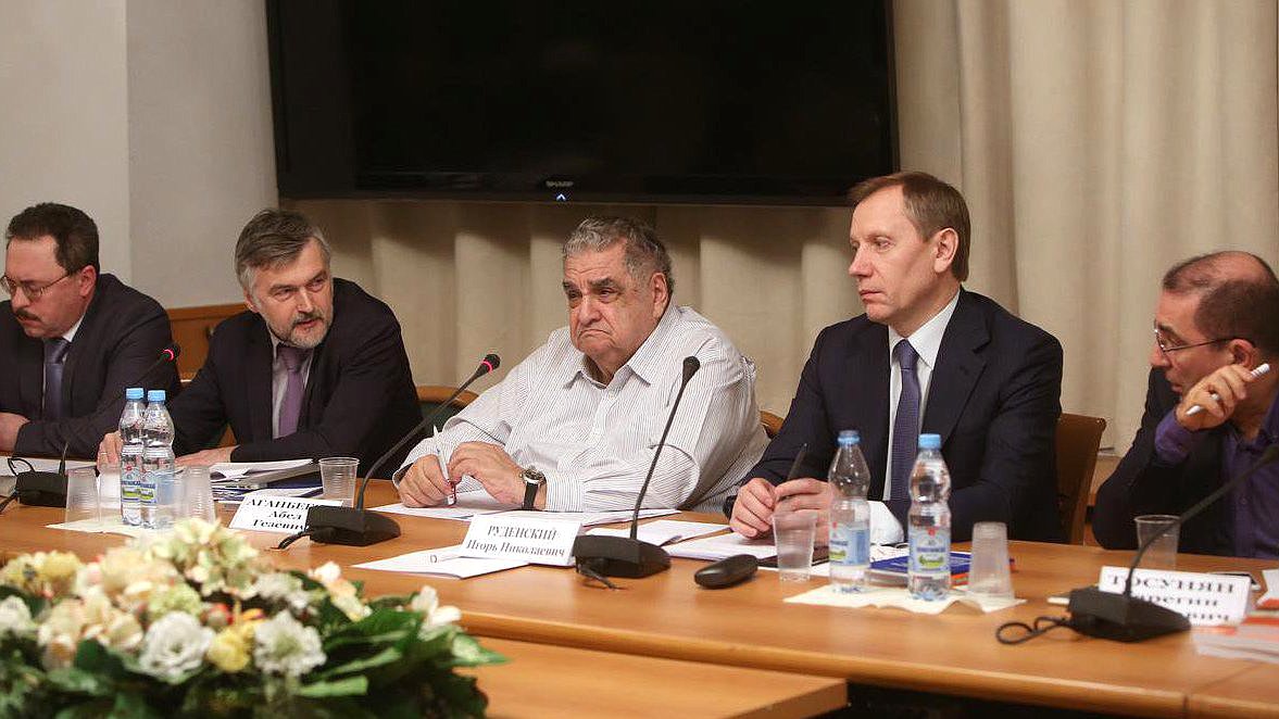 «Круглый стол» Комитета Государственной Думы по финансовому рынку на тему «О роли банков в преодолении кризиса и оживлении экономики России». 

