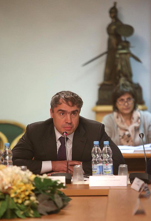 Парламентские слушания Комитета Государственной Думы по аграрным вопросам на тему «О законодательном совершенствовании видов государственного контроля в пунктах пропуска через государственную границу Российской Федерации». 

