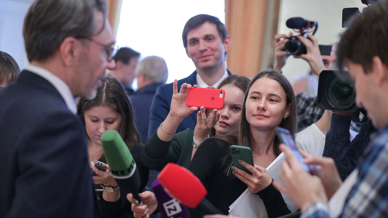 Член «Партии Роста», музыкант Сергей Шнуров