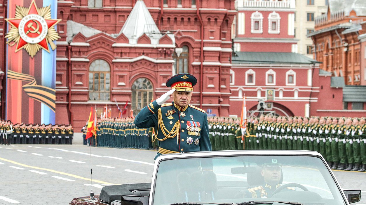 Министр обороны Российской Федерации Сергей Шойгу во время военного парада на Красной площади, посвященного 72-й годовщине Победы в Великой Отечественной войне. Автор фото: Анна Исакова/Фотослужба Государственной Думы