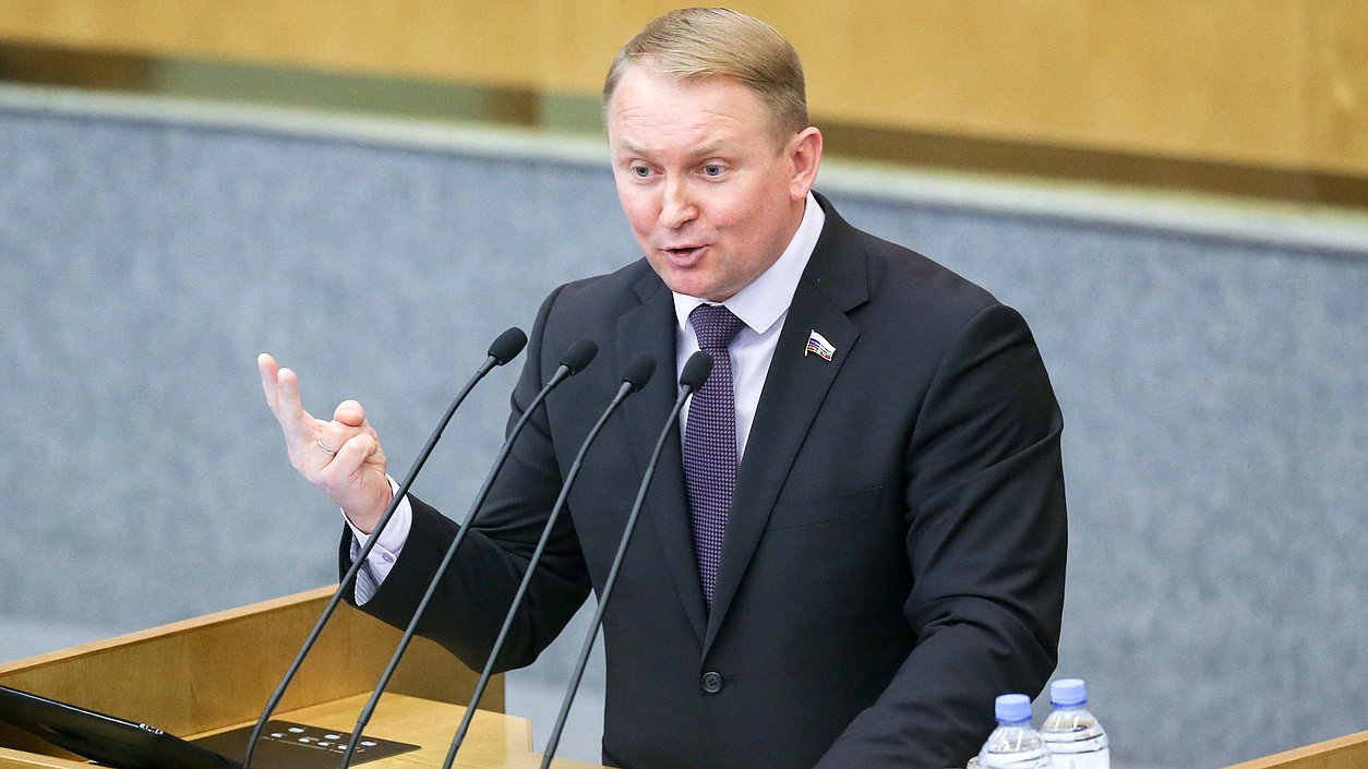 Первый заместитель Председателя Комитета по обороне Александр Шерин