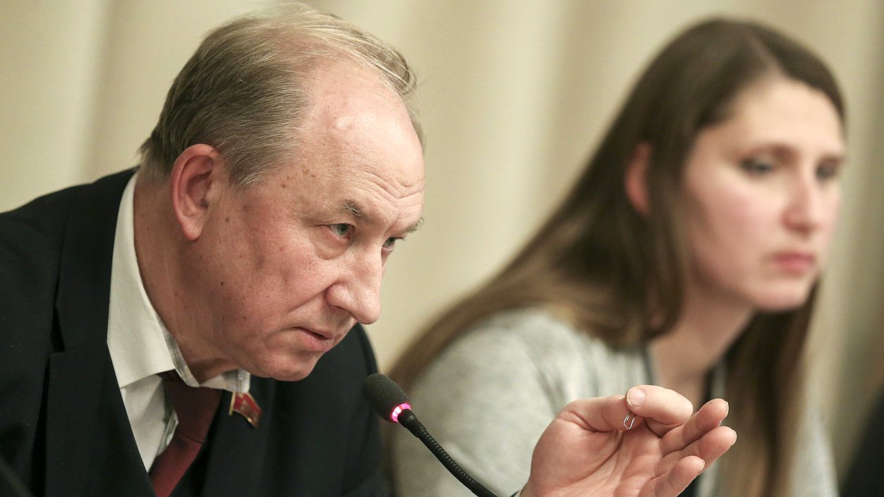 Первый заместитель Председателя Комитета по делам национальностей Валерий Рашкин