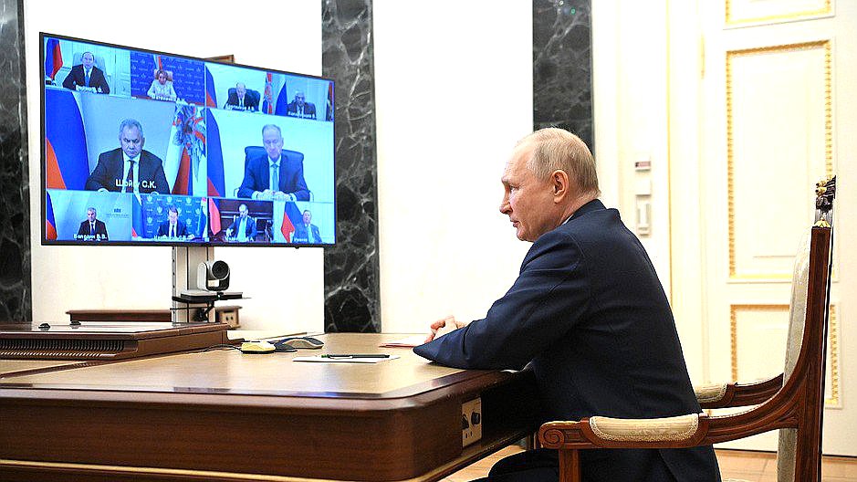 Совещание с постоянными членами Совета Безопасности (в режиме видеоконференции). Фото: kremlin.ru