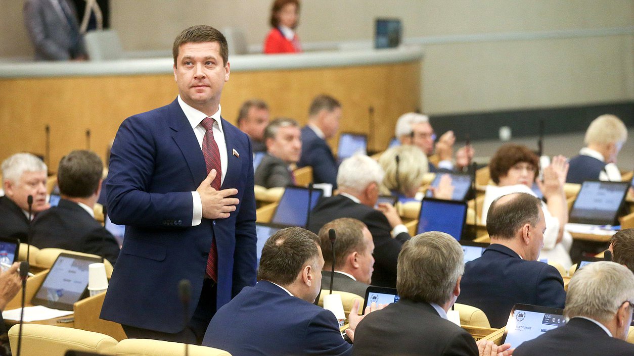Член Комитета по природным ресурсам, собственности и земельным отношениям Андрей Чернышев