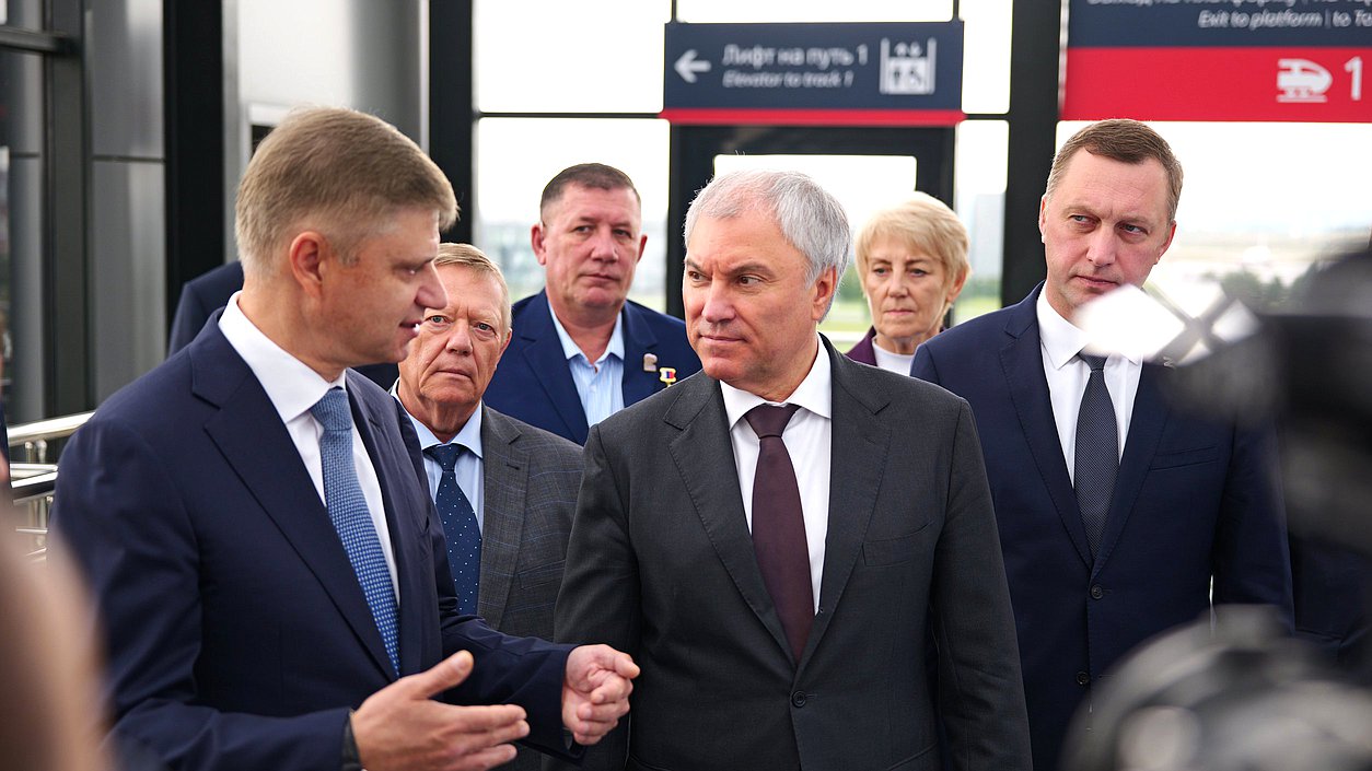 Председатель Государственной Думы Вячеслав Володин и генеральный директор – председатель правления ОАО «РЖД» Олег Белозеров