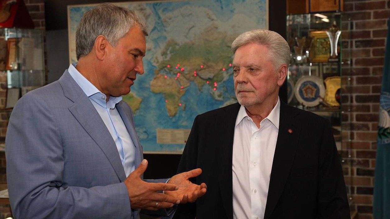 Председатель ГД Вячеслав Володин и Герой Советского Союза Борис Громов