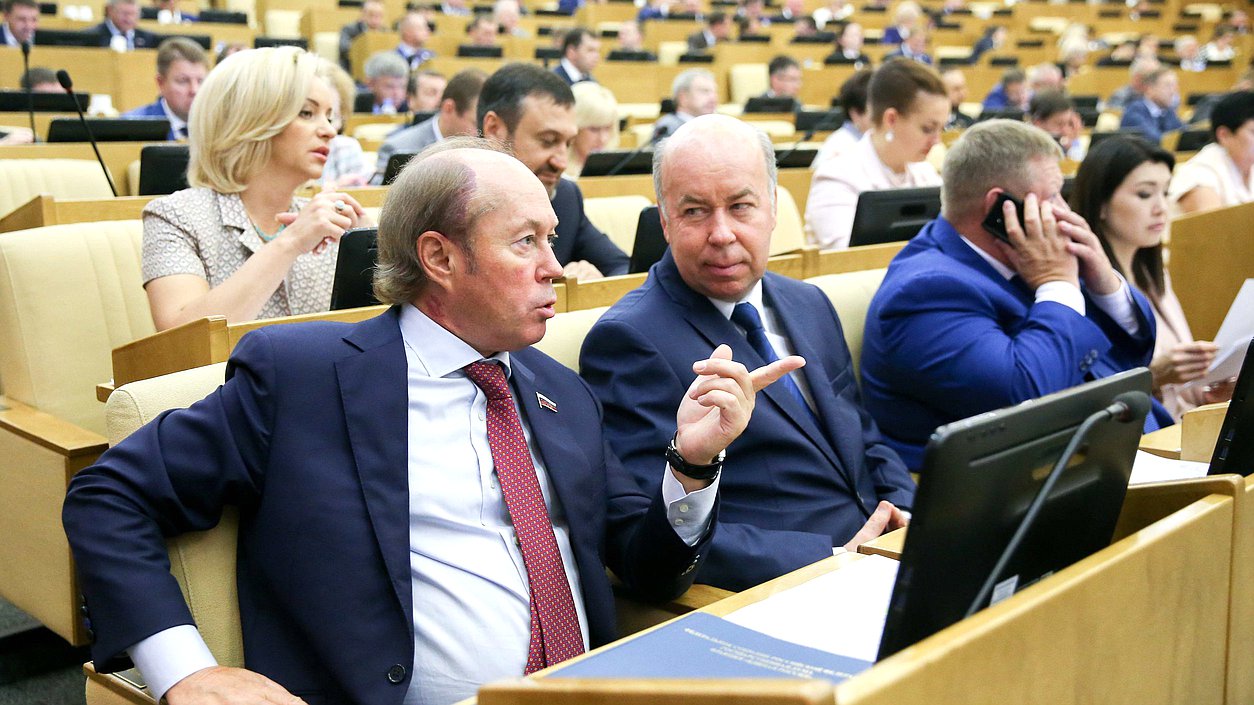 Член Комитета по образованию и науке Владимир Кононов