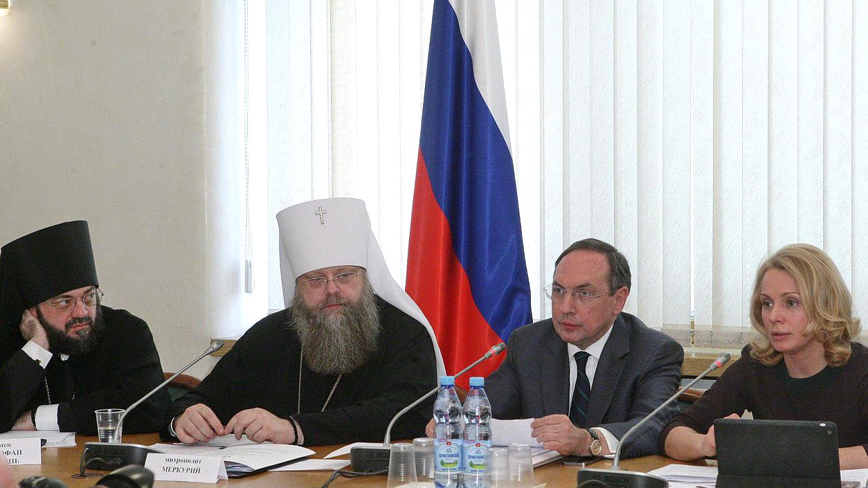 Заседание секции "Духовно-нравственное воспитание в российской школе: состояние, проблемы, перспективы".