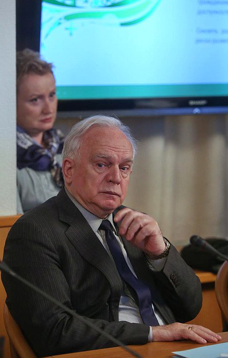 «Круглый стол» Комитета Государственной Думы по охране здоровья на тему «Законодательные аспекты борьбы с неинфекционными заболеваниями и общественного здоровья в Российской Федерации». 

