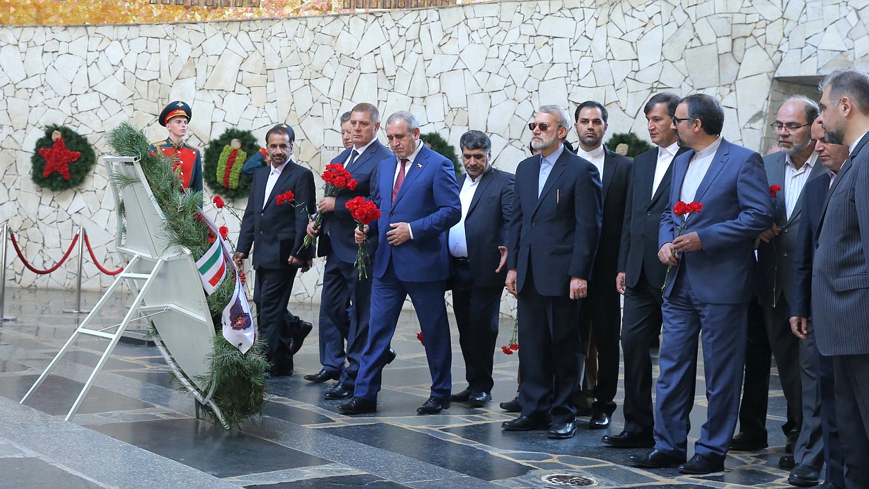 Wreath-laying ceremony of the delegation of the Iranian Majlis on Mamayev Kurgan/ author of the photo: Sergei Kuksin “Rossiyskaya Gazeta”