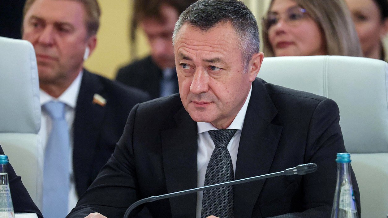 Председатель Комиссии по Регламенту и обеспечению деятельности Государственной Думы Виктор Пинский