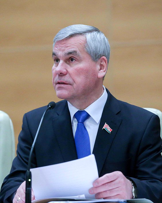 Председатель Палаты представителей Национального собрания Республики Беларусь Владимир Андрейченко во время открытия пятьдесят первой сессии Парламентского Собрания Союза Беларуси и России.