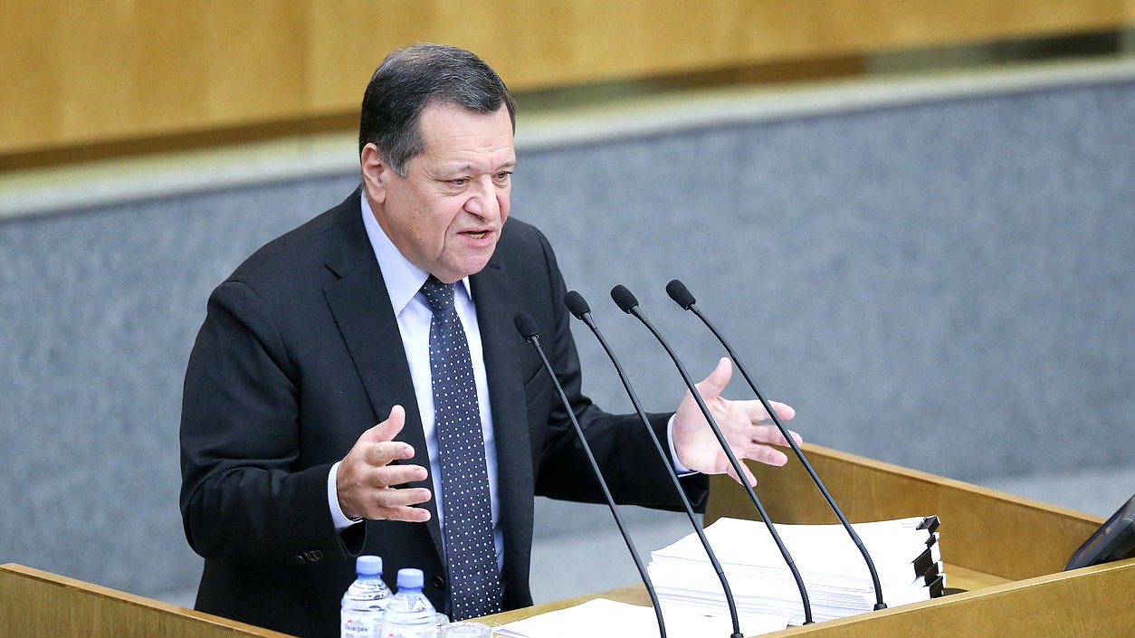 Председатель Комитета по бюджету и налогам Андрей Макаров
