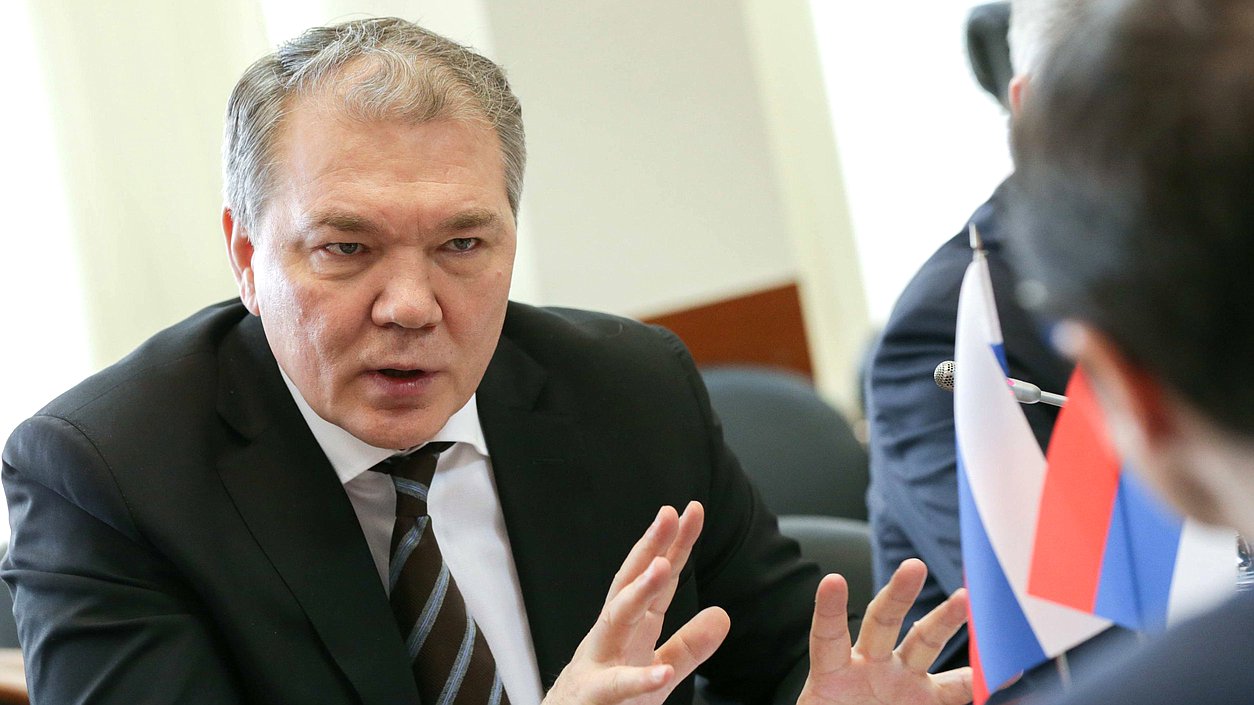 Председатель Комитета по делам СНГ, евразийской интеграции и связям с соотечественниками Леонид Калашников