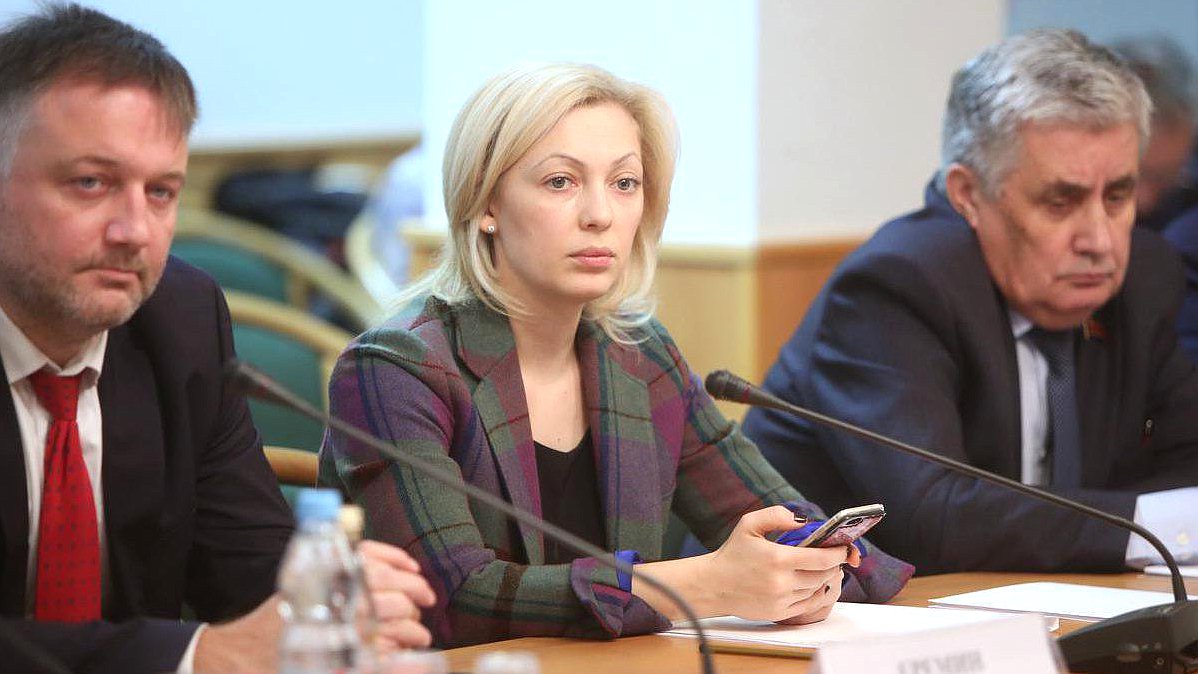 Круглый стол Комитета Государственной Думы по информационной политике, информационным технологиям и связи на тему «Реклама медицинских препаратов в СМИ». 

