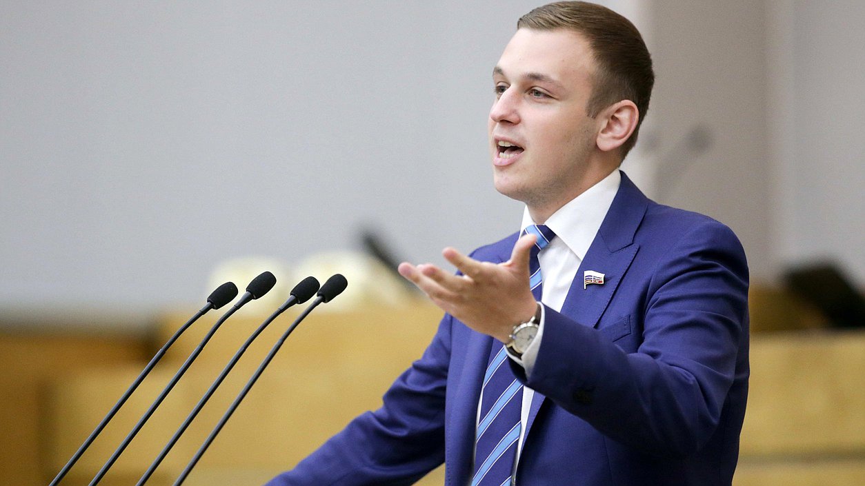 Член Комитета по физической культуре, спорту, туризму и делам молодежи Василий Власов
