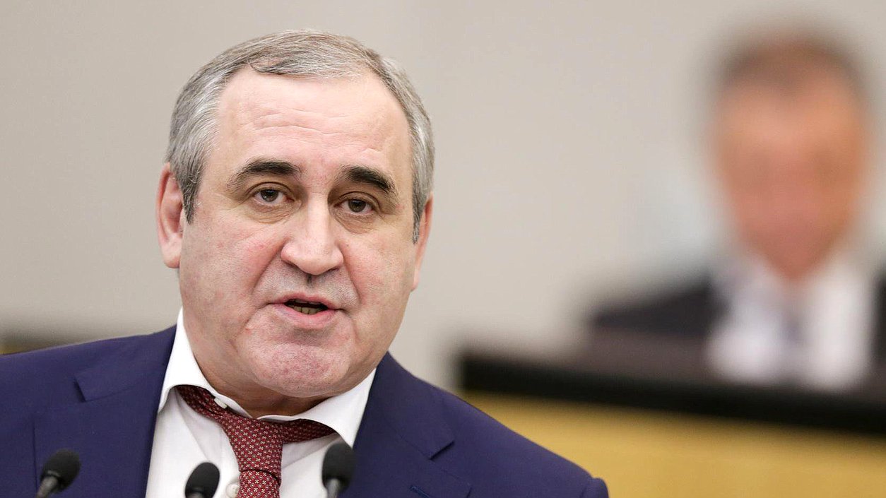Заместитель Председателя Государственной Думы Сергей Неверов во время заседания. Автор фото: Марат Абулхатин/Фотослужба Государственной Думы.