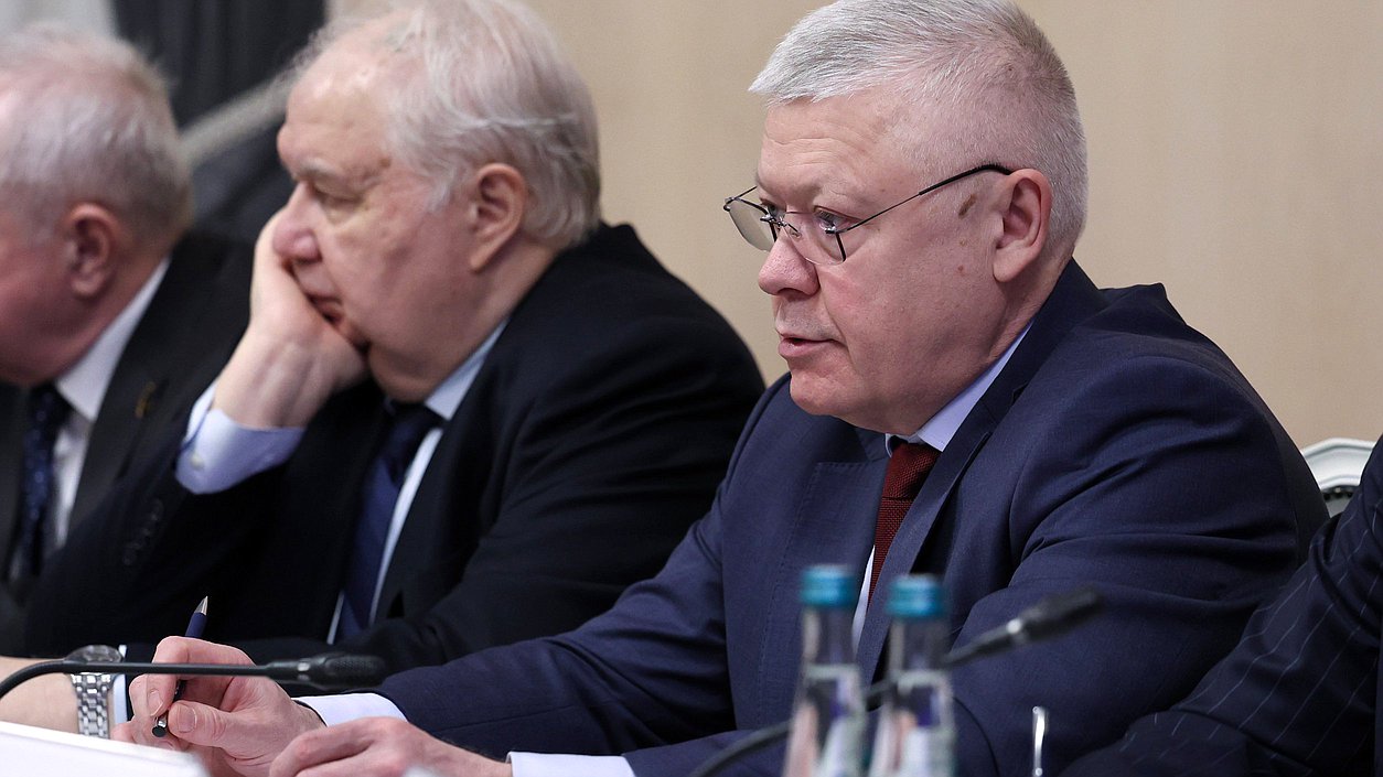 Председатель Комитета по безопасности и противодействию коррупции Василий Пискарев