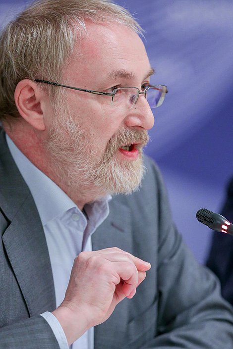 Заседание «Открытой трибуны» на тему
«Гражданское общество в современной России».
